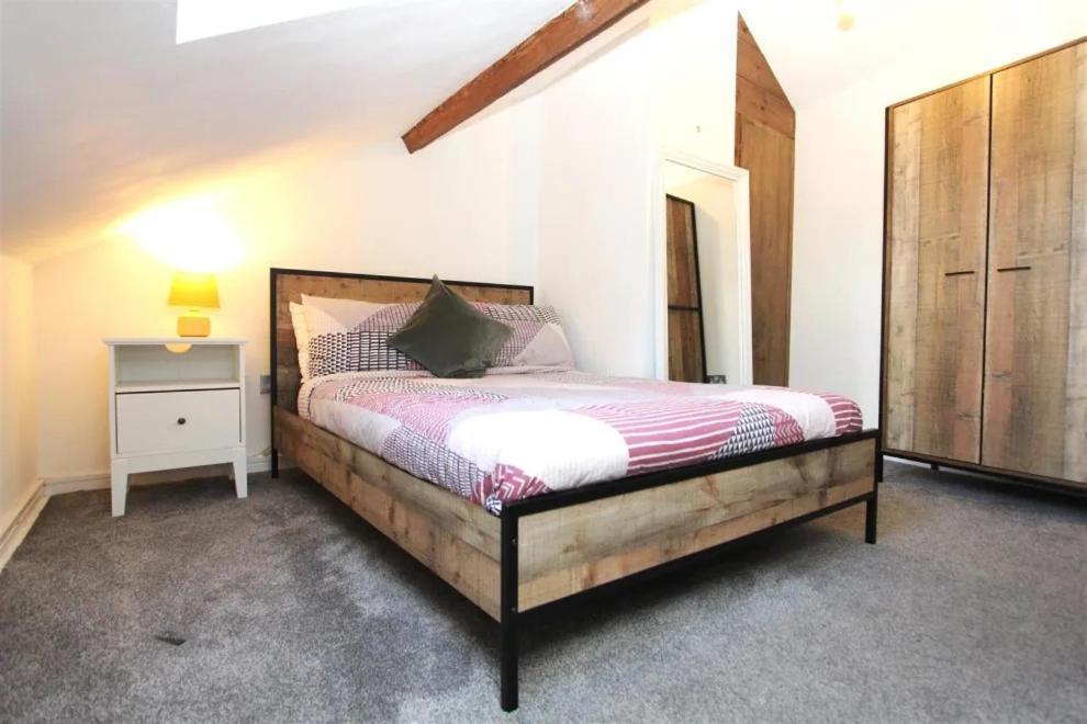 Large New-York Style Penthouse Apartment In Leeds City Centre With Contactless Check In Экстерьер фото