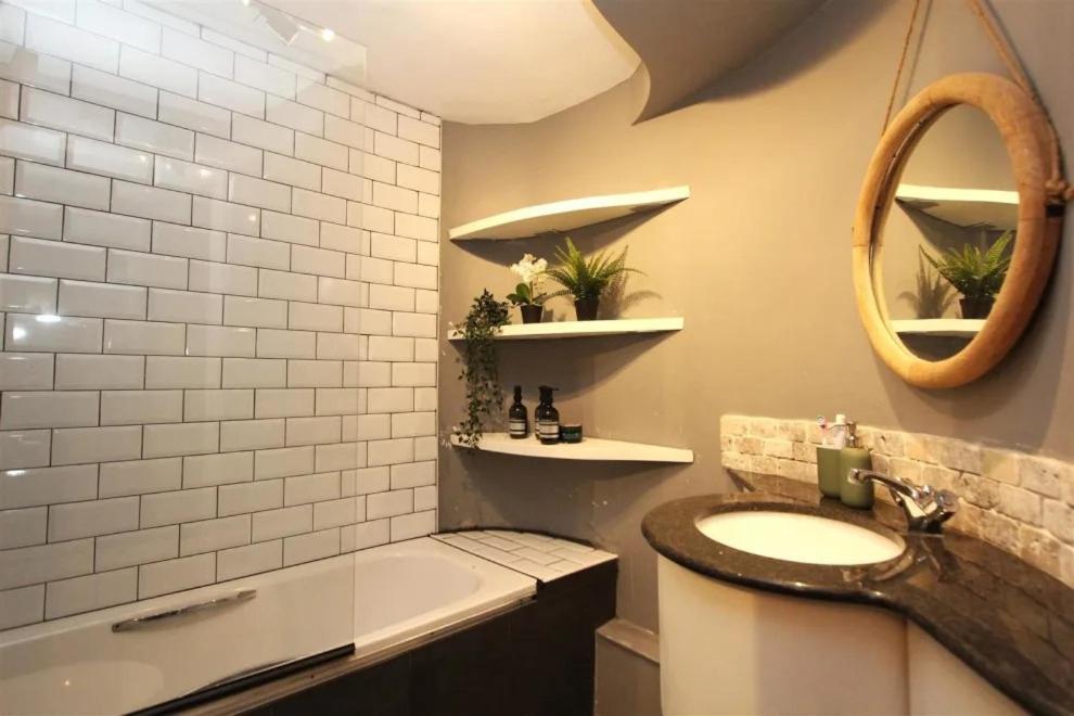 Large New-York Style Penthouse Apartment In Leeds City Centre With Contactless Check In Экстерьер фото