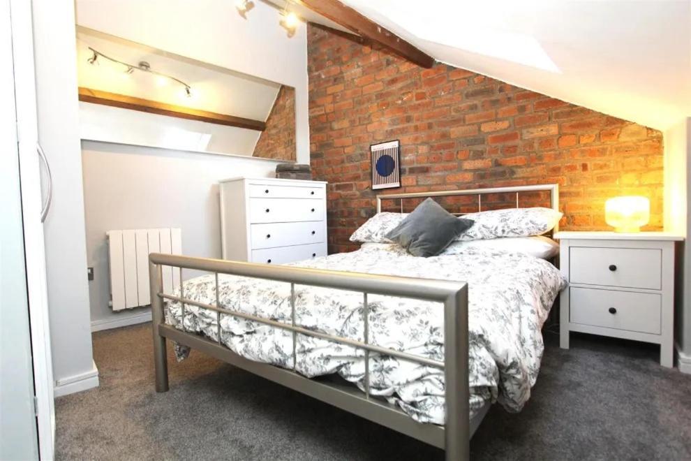Large New-York Style Penthouse Apartment In Leeds City Centre With Contactless Check In Экстерьер фото
